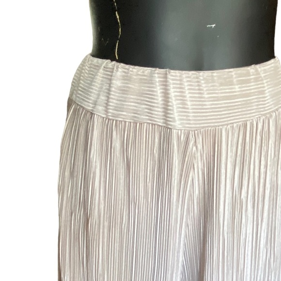 boohoo mini-pleats wide leg pant in cream tan Size 10 - Picture 3 of 6